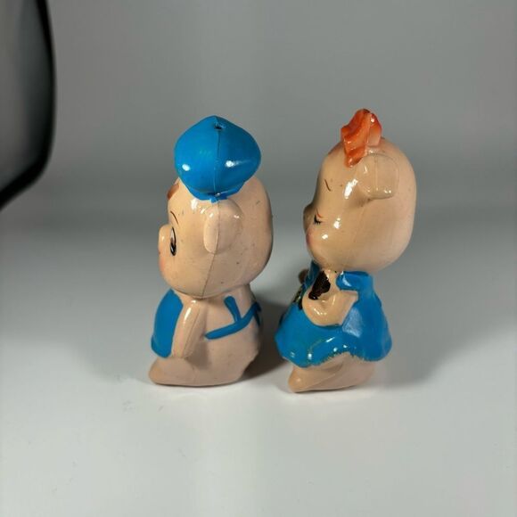 Vintage 1960’s Plastic Pig Salt and Pepper Shakers Anthropomorphic Hong Kong - Picture 2 of 6